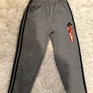 Adidas jogger size M 10/12 (kb2)